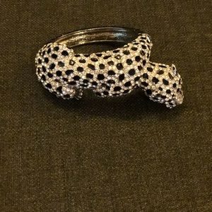 Beautiful jaguar bracelet,with nice rhyne stones.